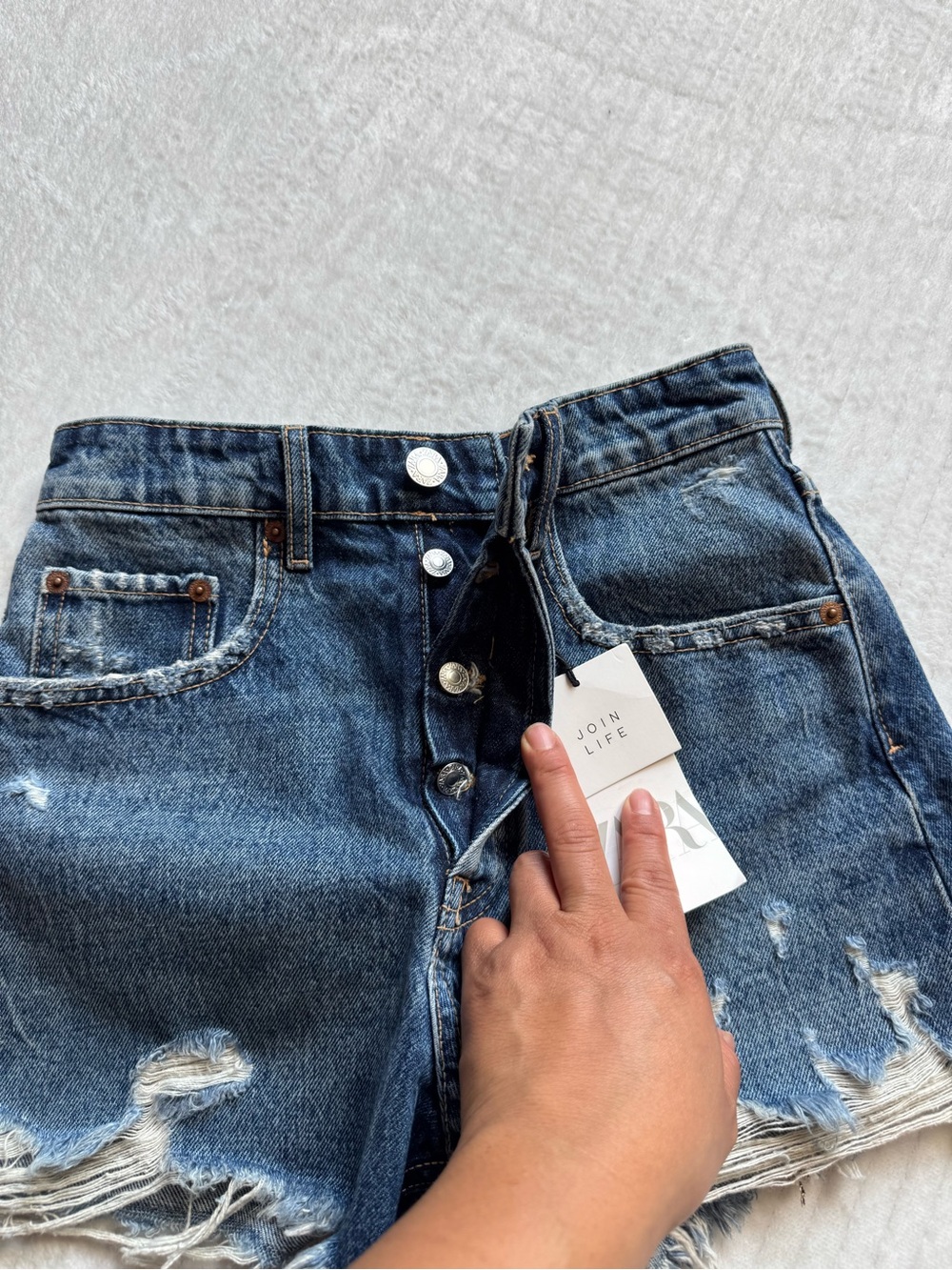 ZARA Blue Distressed High-Rise Denim Shorts - Picture 5 of 6